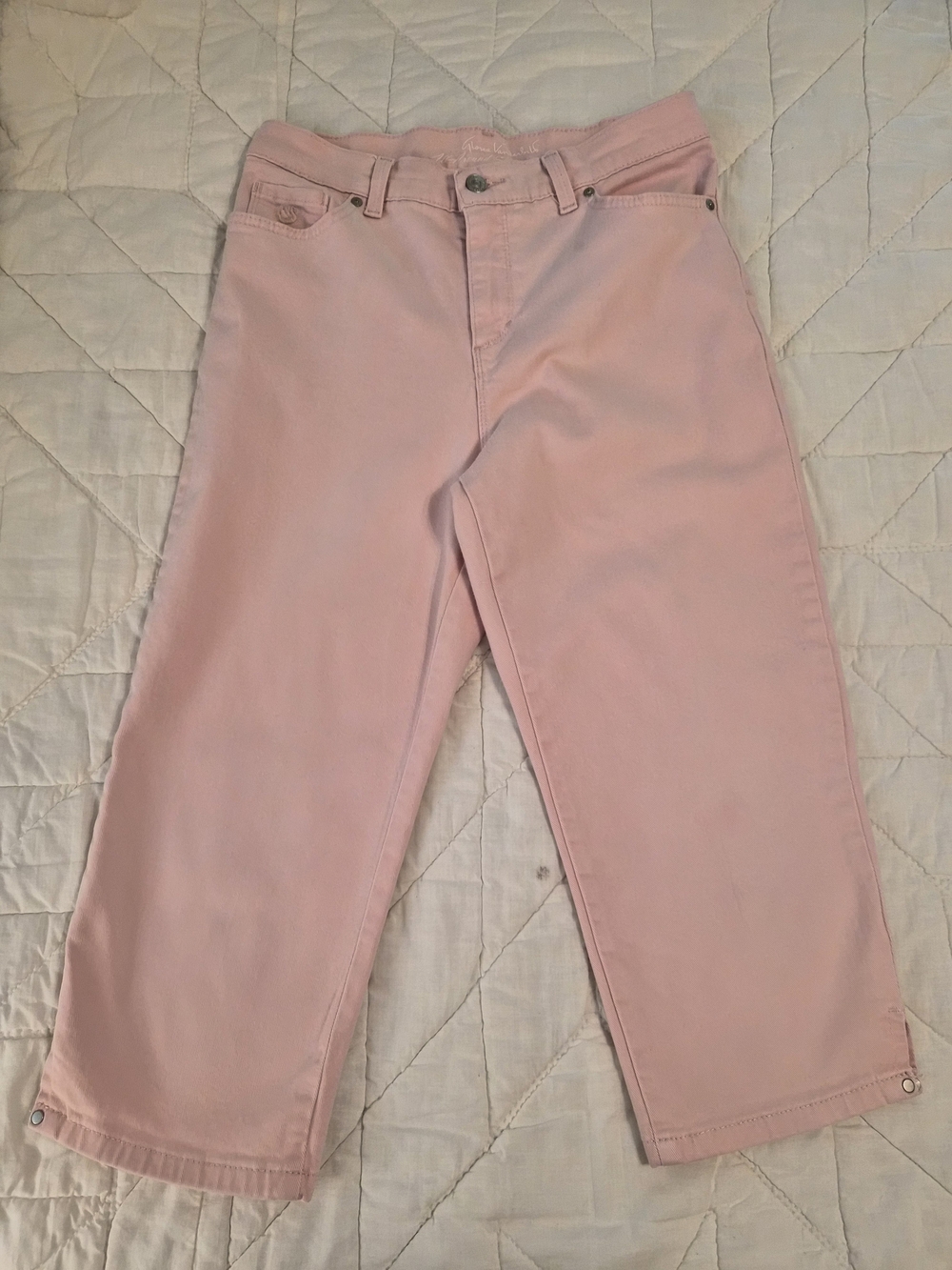 Gloria Vanderbilt 'All Around Slimming Effect' Amanda Blush Pink Capris- Size 8